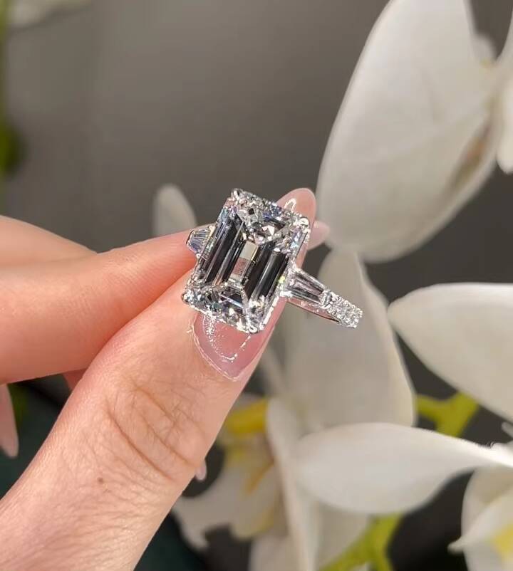 Luxury Wedding Jewelry Engagement Ring 14K White Gold VS1 DEF Color IGI Certificated 5CT Emerald Cut CVD Lab Grown Diamond Ring