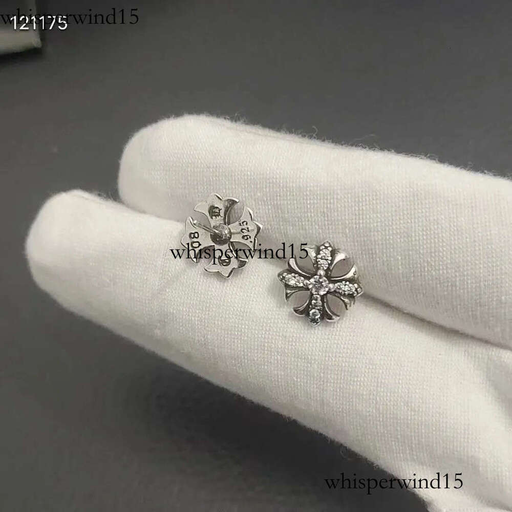 ch chromeitys heartslys Designer Vintage Cross Stud Earings Woman Thai Silver Classic Design Earrings Luxury Hip Hop Plated Gold Earring Valentines Day For Wom 6VCC