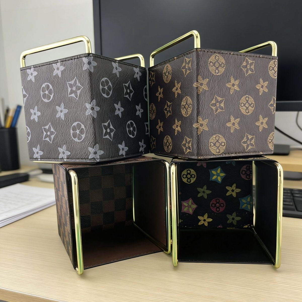 2026 New Retro Leather Pen Holder Creative Grid Pattern Desktop Storage Organizer for Office School Makeup Brush Holder