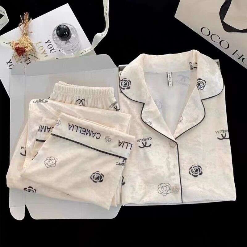 Autumn Winter Pajamas for Women Hot-Selling High-End Camellia New Gold Diamond Velvet Cardigan Plus Size Long Sleeve Homewear Set
