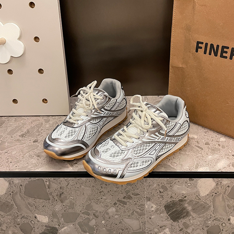 2026 Women Outdoor Retro Sneakers Spring Summer Lightweight Breathable Running Shoes Stylish Comfortable Silver Black Footwear Free Shipping