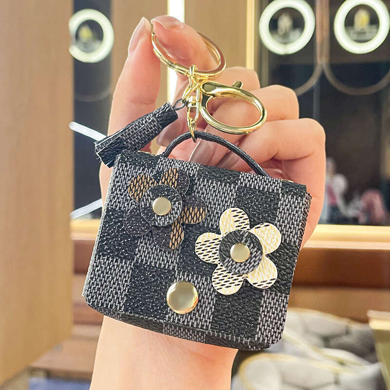 Leather Headphone Case Keychain Pendant Cute Girl Bag Keychain Accessory Fashionable Trendy Accessories for Everyday Styling