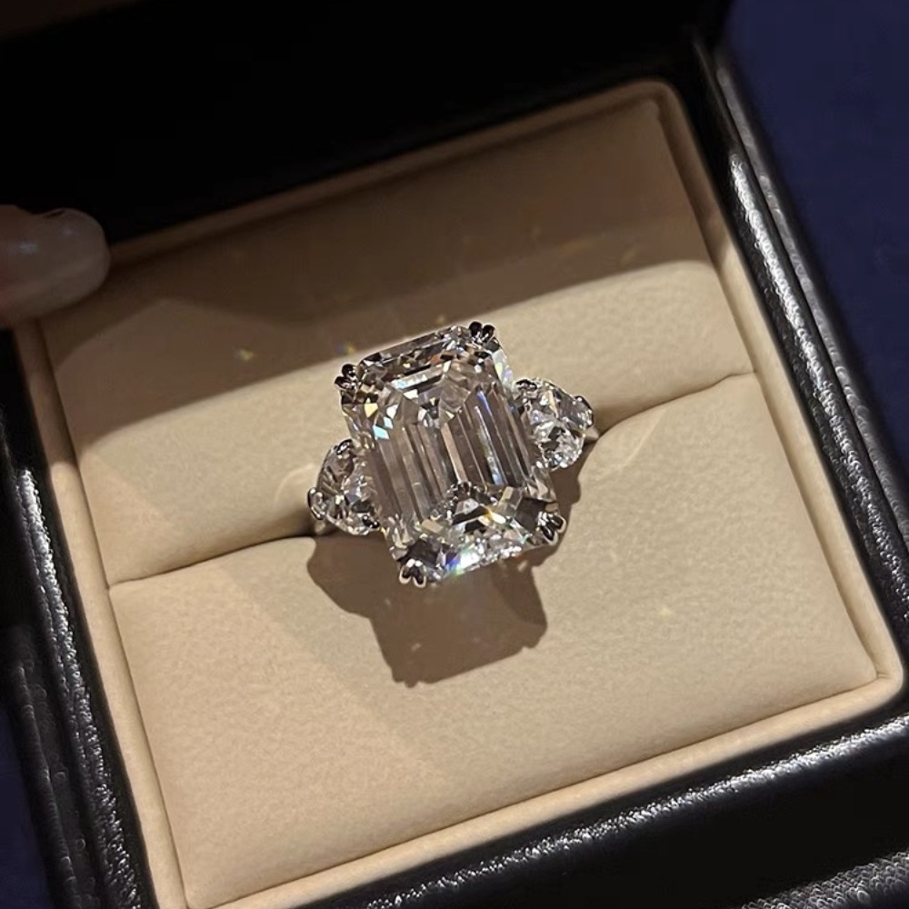 Design S925 Sterling Silver Emerald Cut Ring for Women Luxury Three Stone Engagement Ring Party Wedding Jewelry Gift