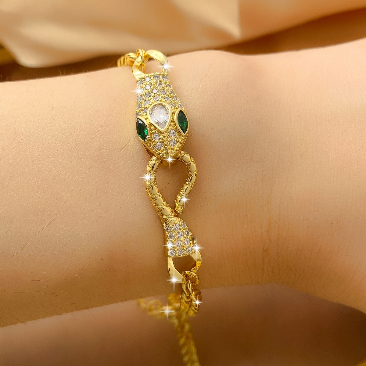 Luxury Brand Designer Jewelry Vintage Fashion Gold Snake Tail Thick Bracelet For Women Trendy Brand Accessories Niche Design Geometric 18K Gold Jewelr