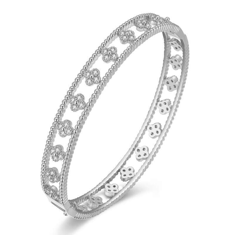 luxury Style Elegant Outfit Eco-friendly E-commerce Bracelet