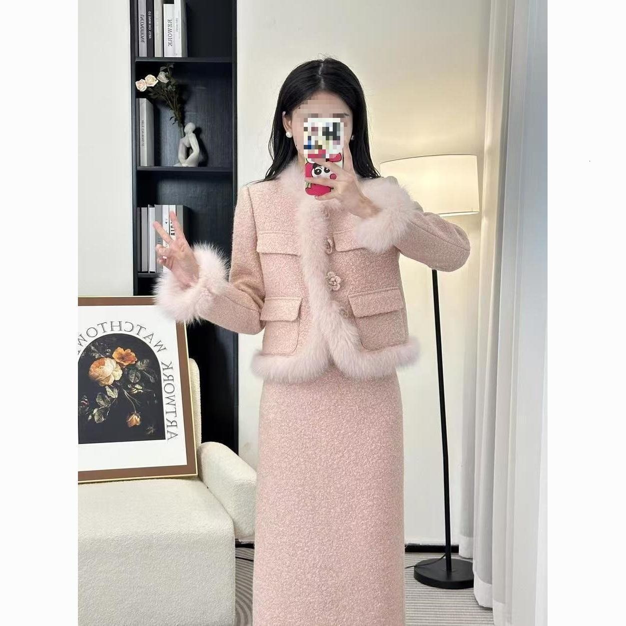 2025 Fragrant Wind Elite Winter Elegance Set Fashion Outerwear HalfSleeve Skirt TwoPiece Set 241211