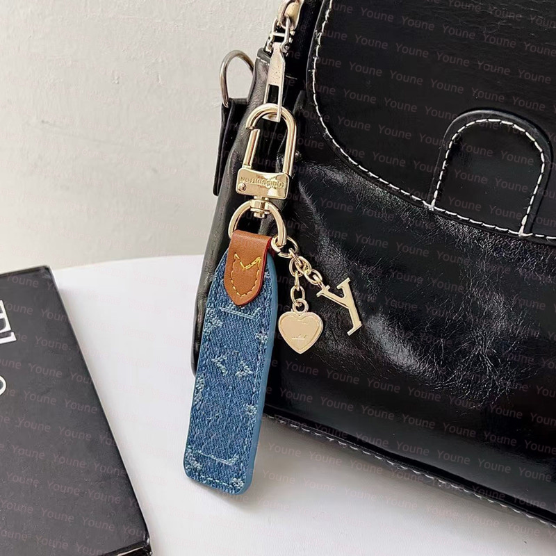 Fashion Cherished Tab Key Holder Accessories Designer Floral Denim Leather KeyChain Car Key Chain Ring Charm Pochette Accessoires Name Tag Hot Stamping Stamp