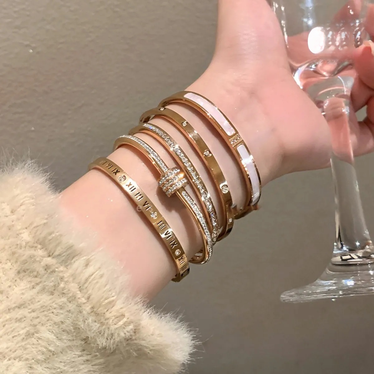 Titanium Steel Diamond Zircon Snake Bone Rose Gold White Fritillaria Bangle Wedding Valentine's Day Gift Original Jewelry Designer Bracelet