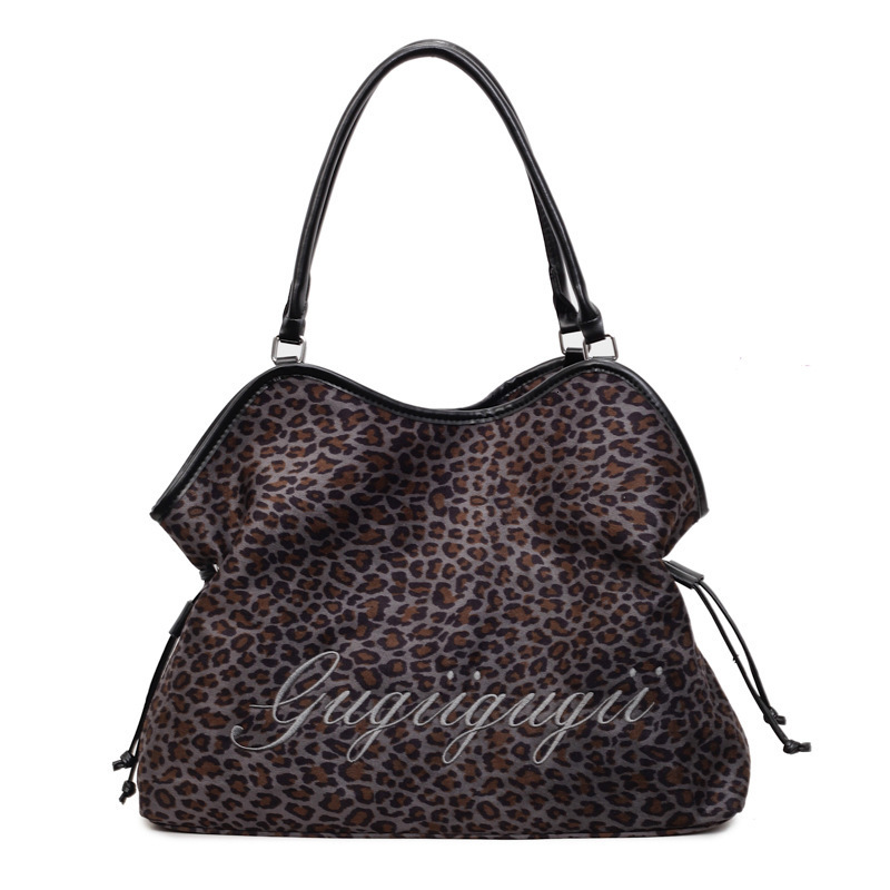 Handbag High Quality Comfortable Fashion Large Capacity Casual Travel Womens Bag Handmade Tassel Handbags 241114