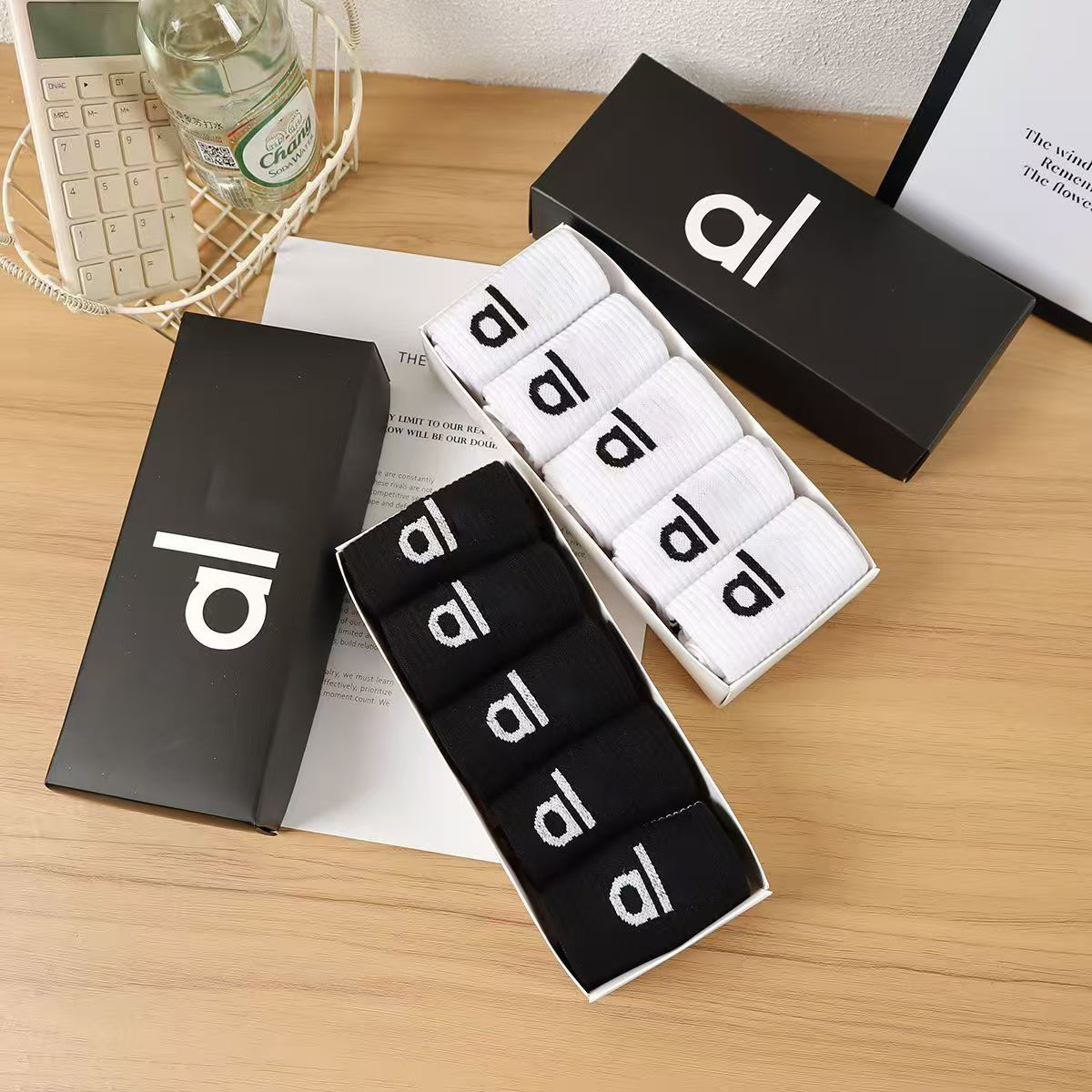 Designer Socks Luxury Letter Print Socks Womens Mens Casual Yoga Sports Sweat-Absorbing Breathable Long Cotton Socks Boxed 5 Pairs