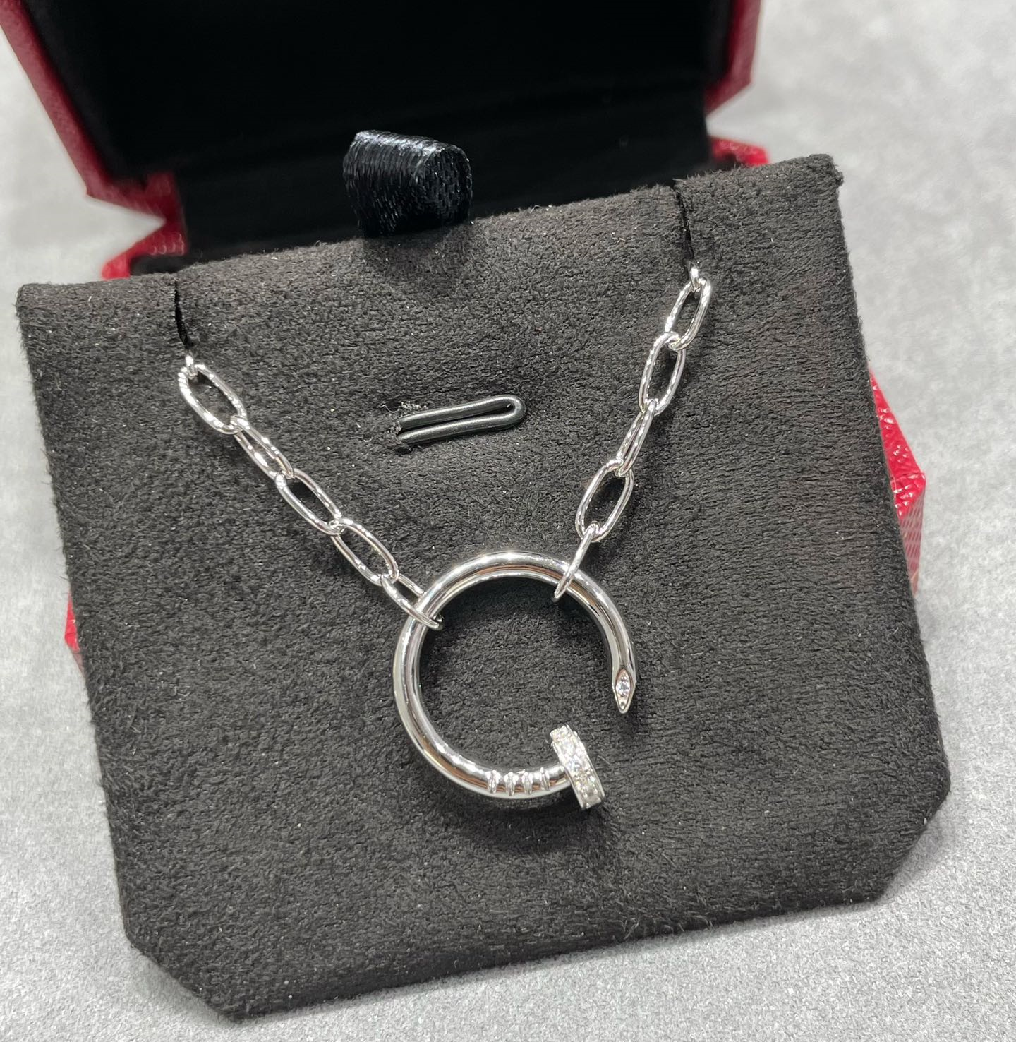 Luxury necklace Brand Designer Jewelry High-End Light Luxury Chain Gold-Plated Pendant diamonds-Inlaid Nail Necklace For Women Niche Fashion Versatile