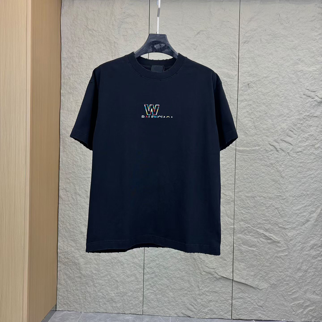 2026 New Men Designer T Shirts Men Women Letter Printed Tshirts Fashion Summer Short Sleeve Tees Tops Hot Sale Breathable T-shirts European size