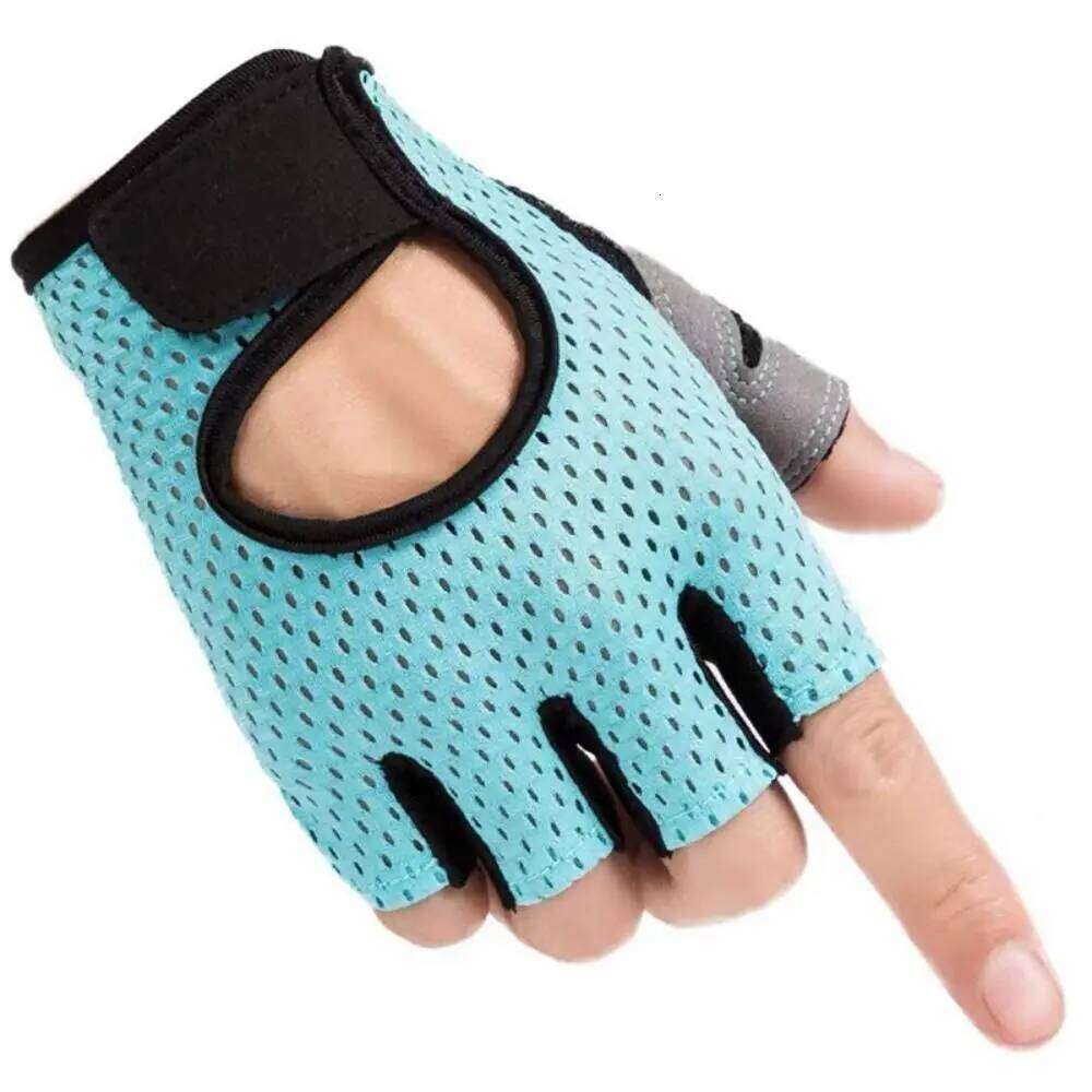 Breathable Weight Lifting Curved Open Back Non-Slip Half Finger Workout Gloves Wearproof Shockproof Y260115