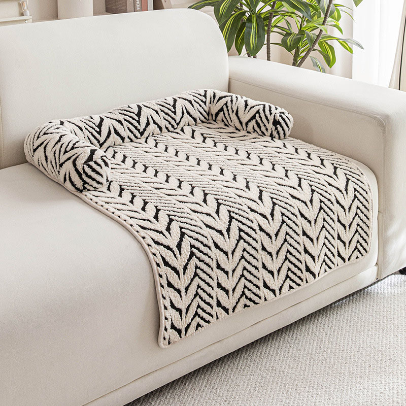 High-Quality Plush Pet Mat for Cats & Dogs - Thick Anti-Slip Sofa Bed with Even Dense Softness