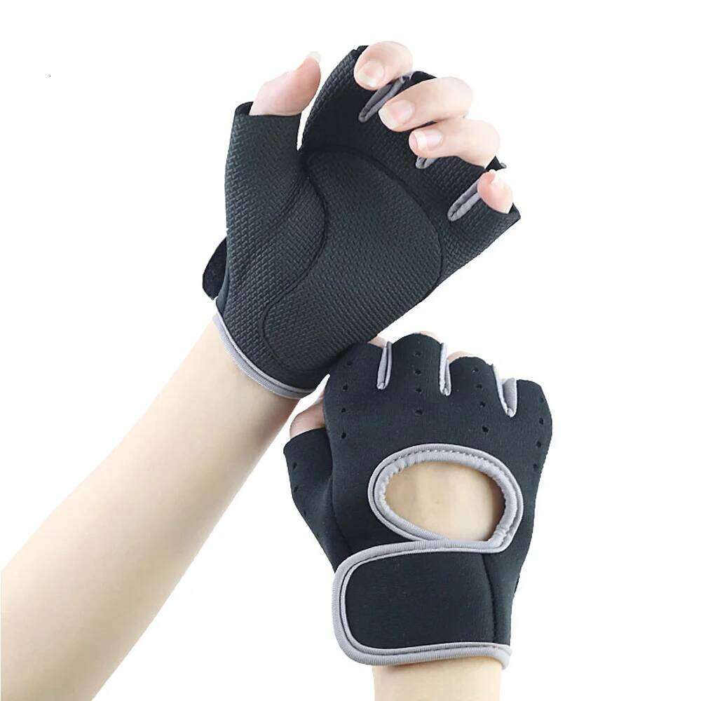 1Pair Fitness Dumbbells Bodybuilding Mittens, Gym Sports Cycling Gloves For Men & Woman Bicycle Accessories Y260115