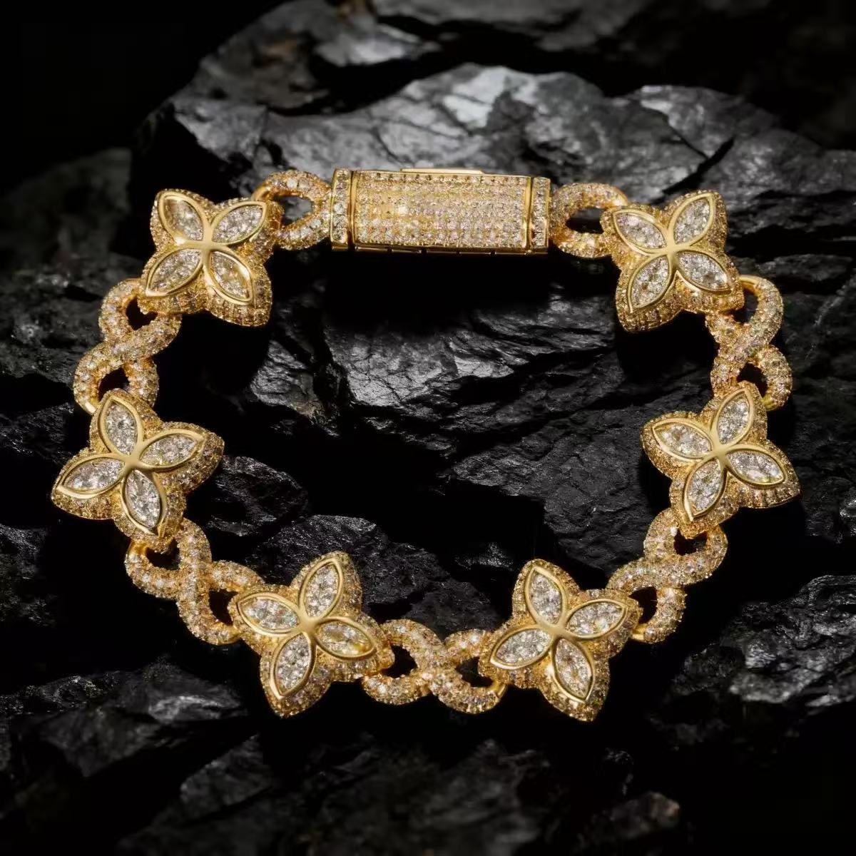 Fashion Style Unique Design Iced Out Hip Hop Jewelry S925 Silver Orange Moissanite Diamond Cleef Clover Infinity Cuban Bracelet