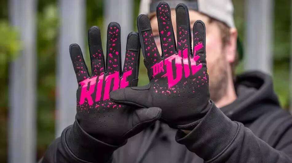 2025 NEW Cycling muc off Moto Gloves Mountain Bike mx motorcycle Top Motocross Glove Men DH MX MTB Riding Gear Protective Y260115