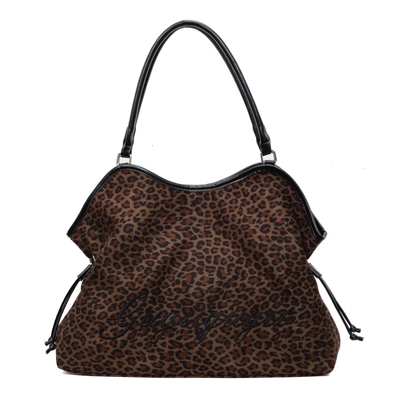 Handbag High Quality Comfortable Fashion Large Capacity Casual Travel Womens Bag Handmade Tassel Handbags 241114