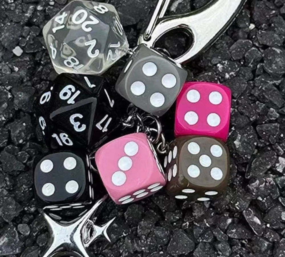 Hiphop Keychain Y2K Pink Lucky Dice Starburst Pendant Bag Charms Hangings Punk Cool Ornament Accessories 250107