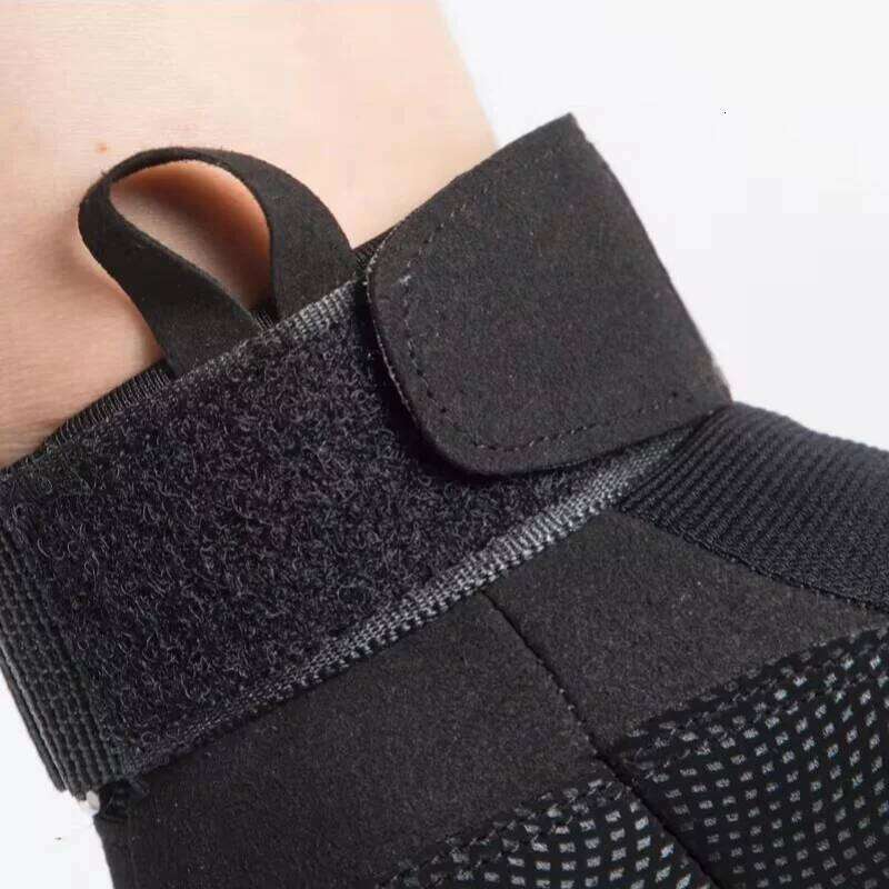 Gloves Black Hawk Tactical Army Fans Outdoor Cutting Sports Protection Anti Slip Motorcycle Riding Men and Women Y260115