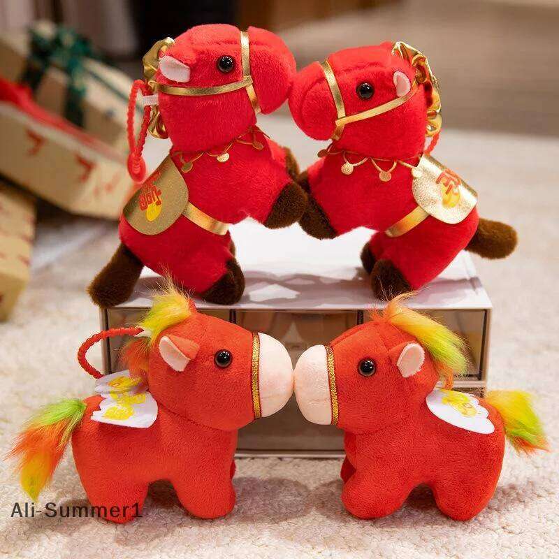 E1Pcs Blessing Message Doll Keychain Red Horse Plush Stuffed Toys Bag Pendant New Year Gift For Friends 26Y0116