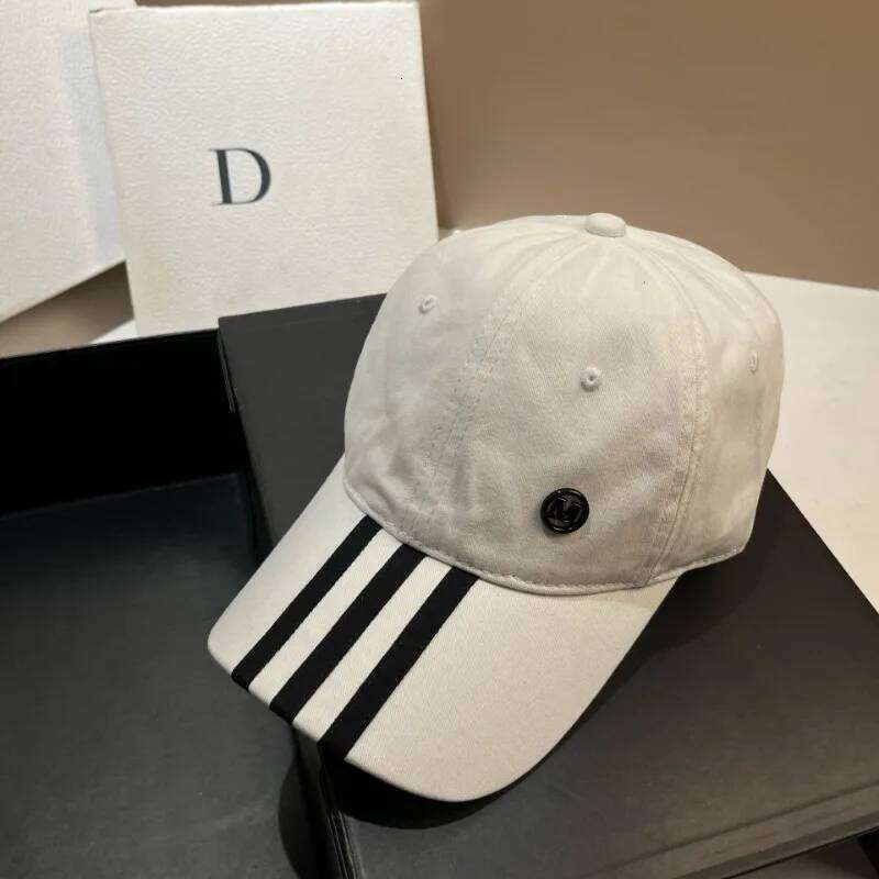 Black White Contrast Baseball Caps with Letter M Designer Adjustable Snapback for Men Women Outdoor Sport Casual Sun Hat Y260115