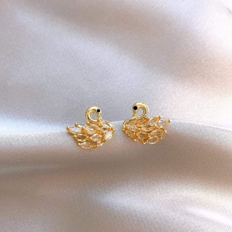 Anti-Exposure Small Brooch for Women, High-End Elegant Copper Zircon Inlaid Collar Pin, Chest Flower Decoration, Clothing Accessories, Wholesale