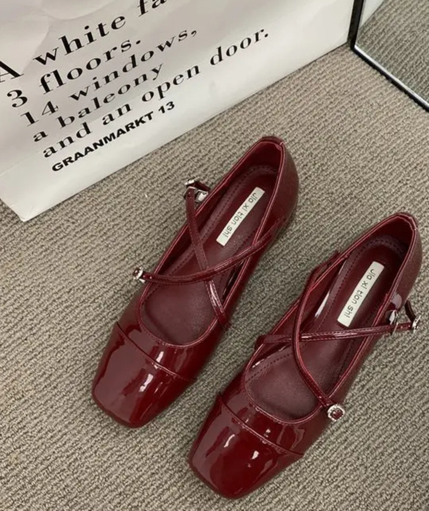 Medium Heeled Mary Jane Single Shoes 2024 Women Shoes Retro Thick Heeled Ballet Shoes Cross Buckle Shallow Soft Sole Shoes 240607