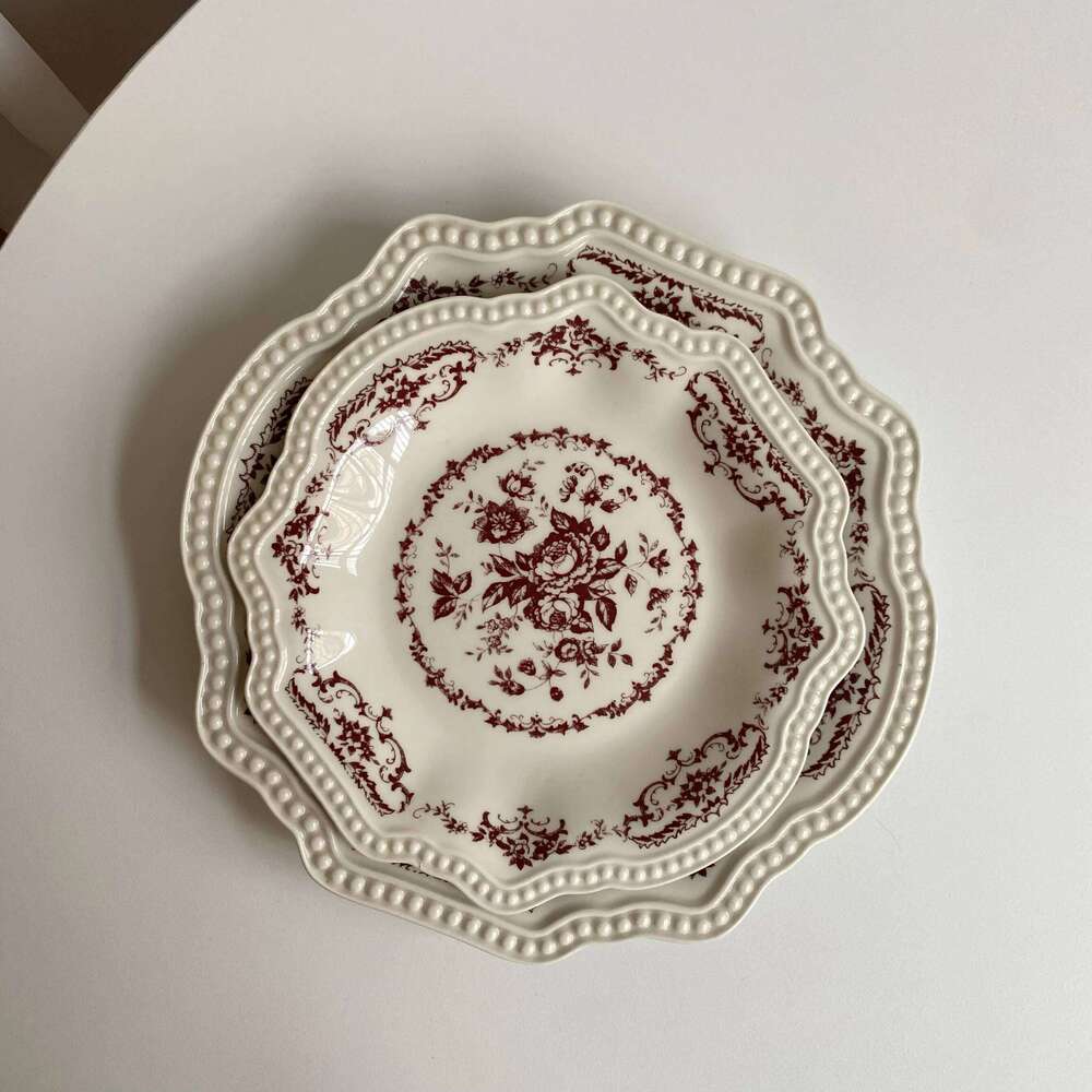 Creative floral style ceramic desserts for home use, retro blue and white coffee cups, plates, personalized latte art cups, ceramic mugs