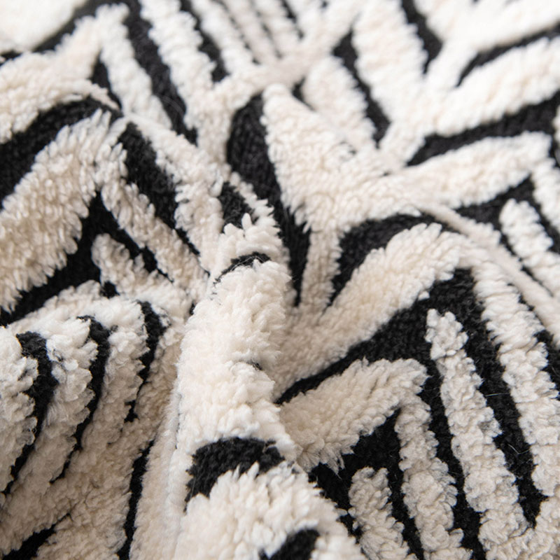 High-Quality Plush Pet Mat for Cats & Dogs - Thick Anti-Slip Sofa Bed with Even Dense Softness