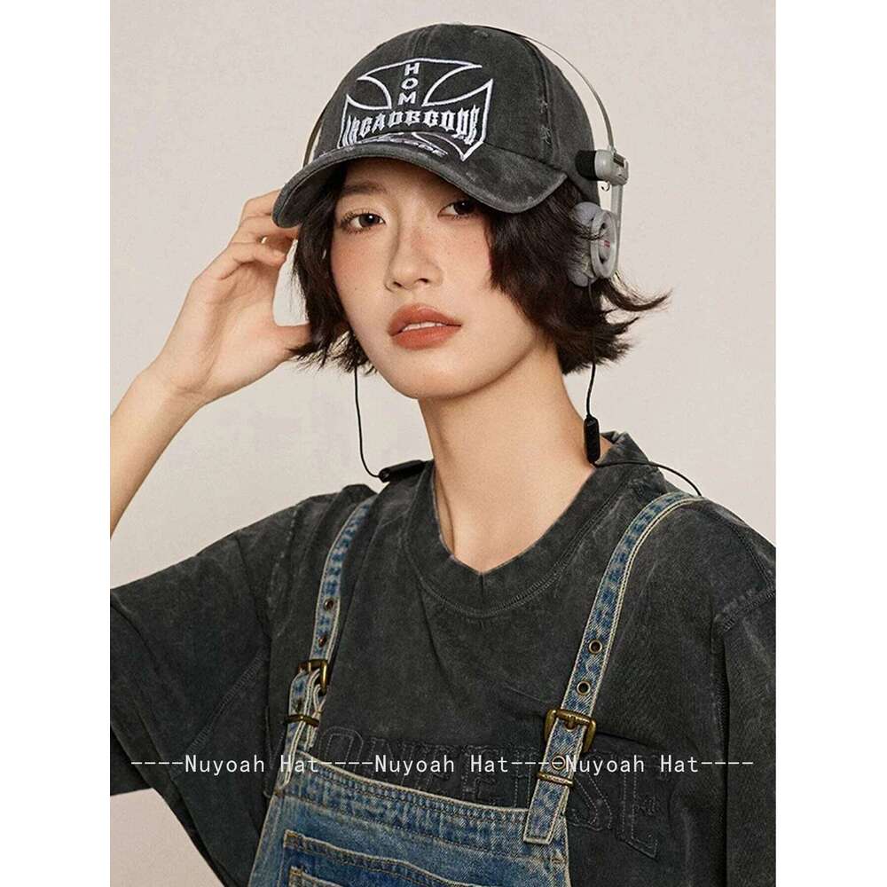 Spring summer new personalized embroidered baseball hat men's and women's sunshade street hip-hop cap Y260115