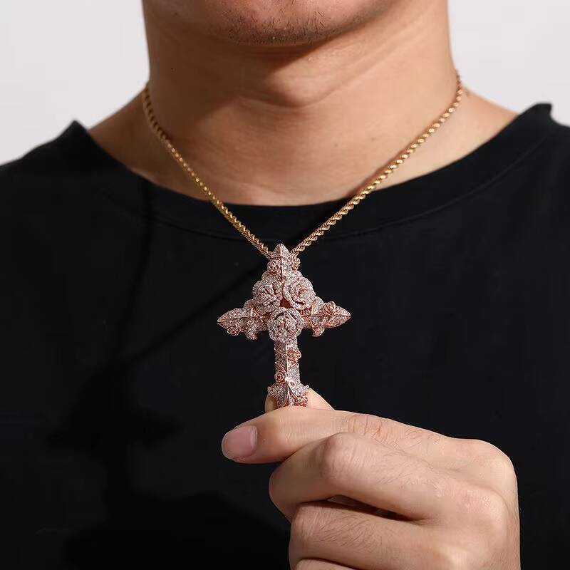 Hot Selling Vintage 18K Pvd Gold Plated Rose Cross 925 Silver Necklace Pendant Faddish Moissanite Charming Necklace