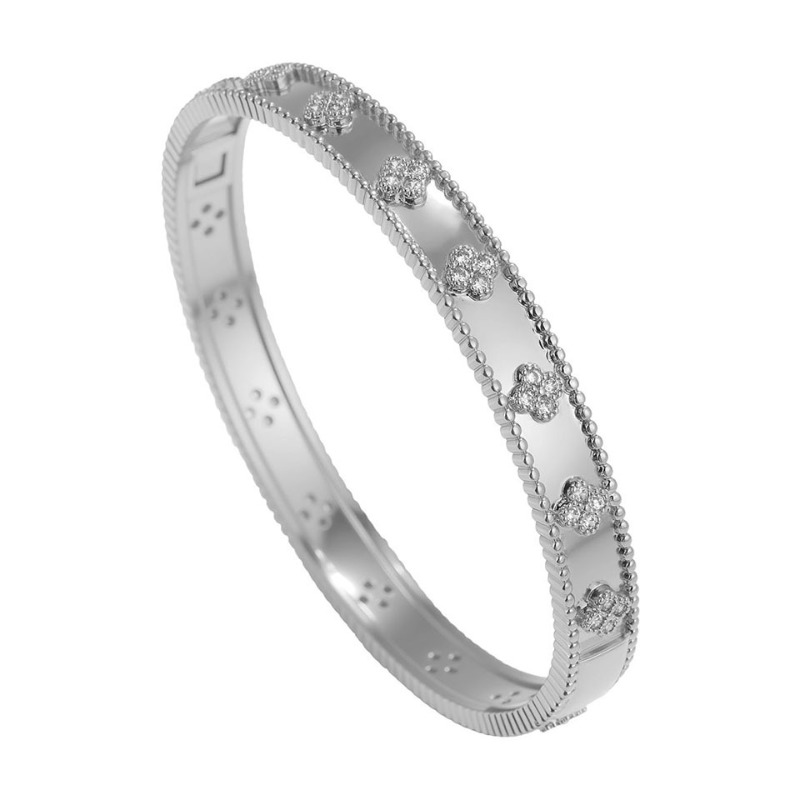 Designer New Exquisite Clover Pattern Bangle For Women Light Luxury Tarnish Resistant Fashion Versatile Jewelry