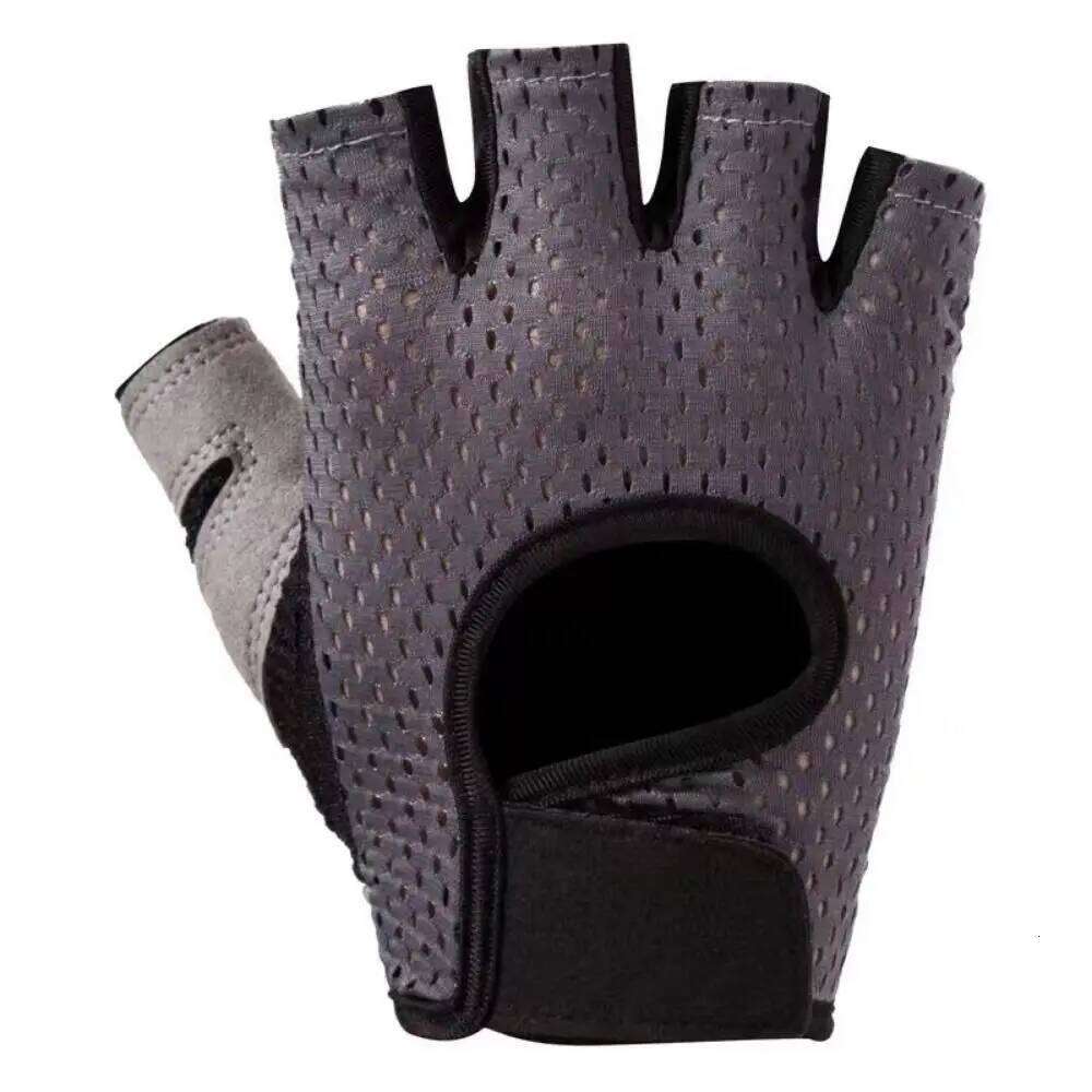Breathable Weight Lifting Curved Open Back Non-Slip Half Finger Workout Gloves Wearproof Shockproof Y260115
