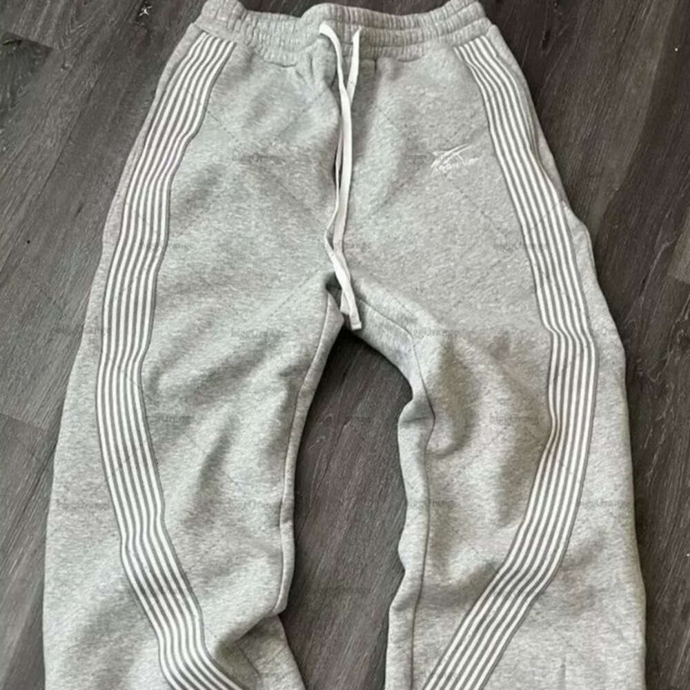 Men's Joggers Harajuku Retro men joggers Cherry Blossom Embroidery Loose Sports Casual Fashion Wide Leg Pantss clothing printed