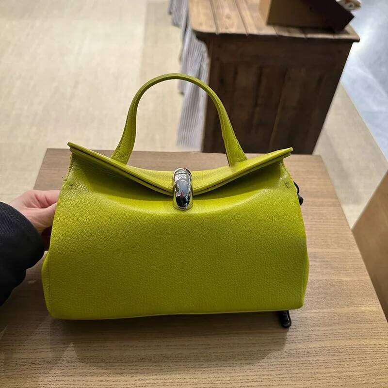 New Luxury Designer Chic Women's Small Folded Bag, Fashionable Underarm Shoulder Handbag For Ladies Elegant