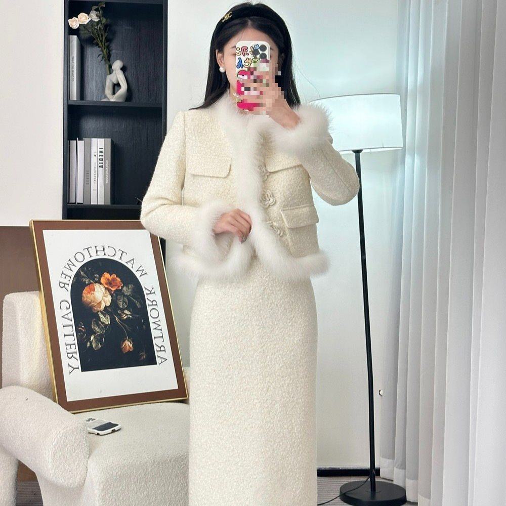 2025 Fragrant Wind Elite Winter Elegance Set Fashion Outerwear HalfSleeve Skirt TwoPiece Set 241211