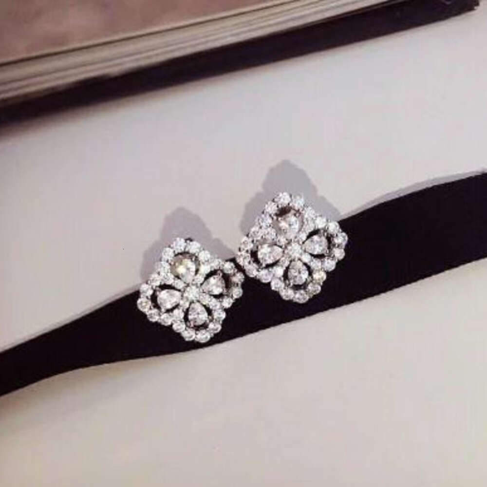 Women's Ear Rings Full Diamond Four-Leaf Clover Light High-End Simple Elegant Exquisite Zircon Earrings Sparkling