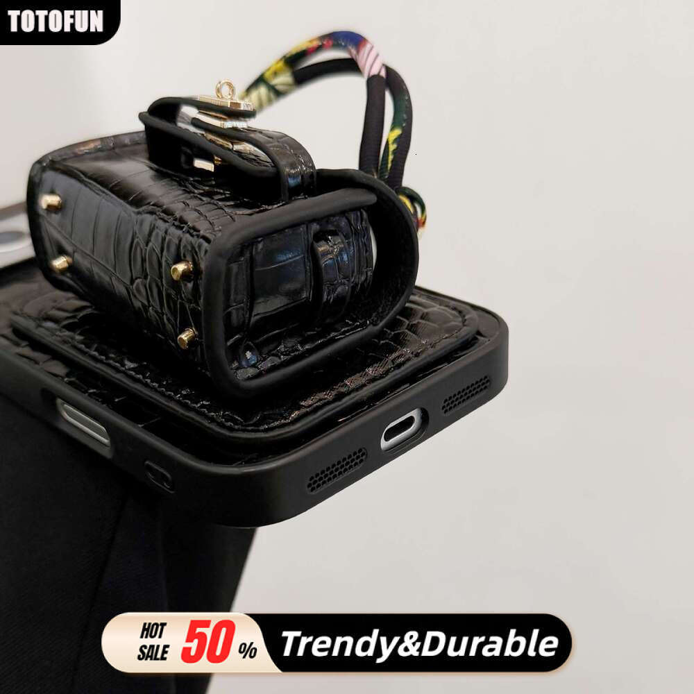 Chic Crocodile Print iPhone Case Set - Card Slot & Matching Earphone Pouch, Stylish Cover for iPhone 17/15 Pro/12 Women