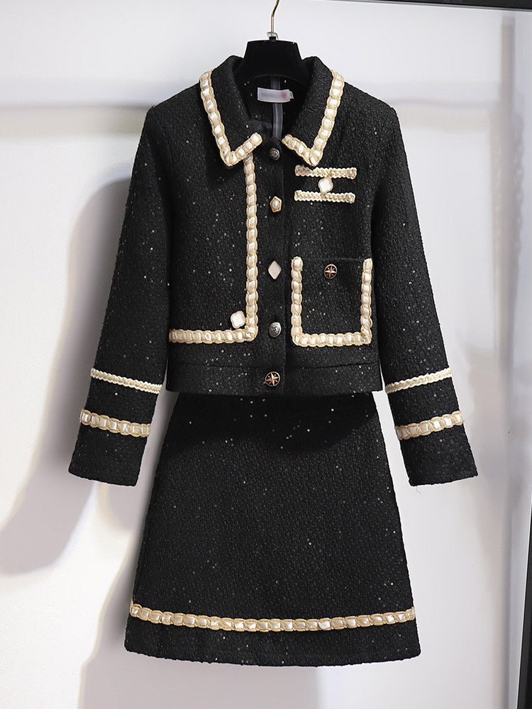 Korean Comfort Small Fragrant Style Set 2026 New Style Small and Stylish Lady Reduced Age, High End Spring and Autumn Two Piece Set ddmytues