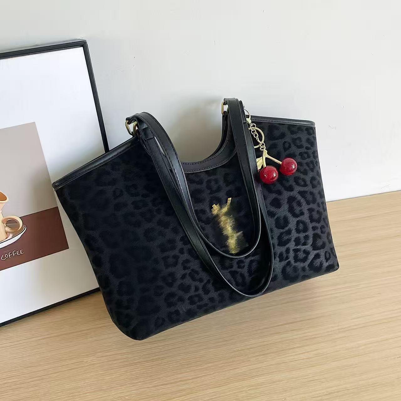 Brand Matte Leopard Print Large Capacity Handbag Fashionable and Versatile Shoulder Bag