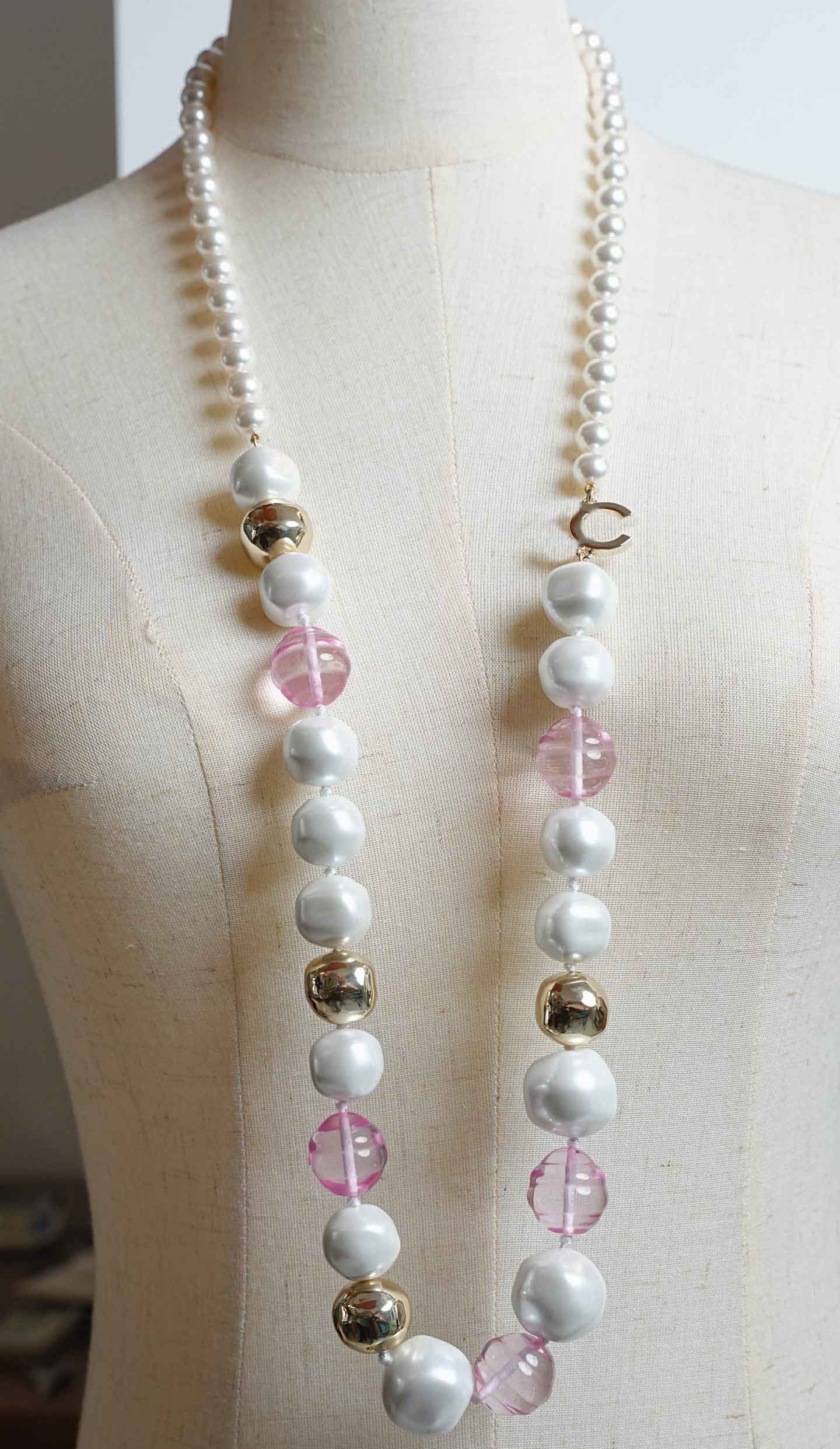 2026 Luxury quality charm long chain pendant necklace with white shell beads and pink crystal beads in 18k gold plated have stamp PS6331B