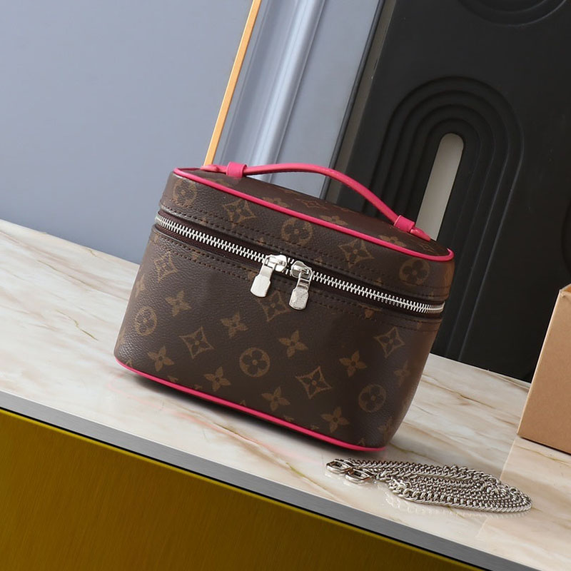 Vanity Case Bag Luxury Genuine Leather Chain Mini Box Bag Makeup Bag 24B Handbag for Women Designer Fashion Shoulder Bag Crossbody Bag with Leather Handles Womens bag