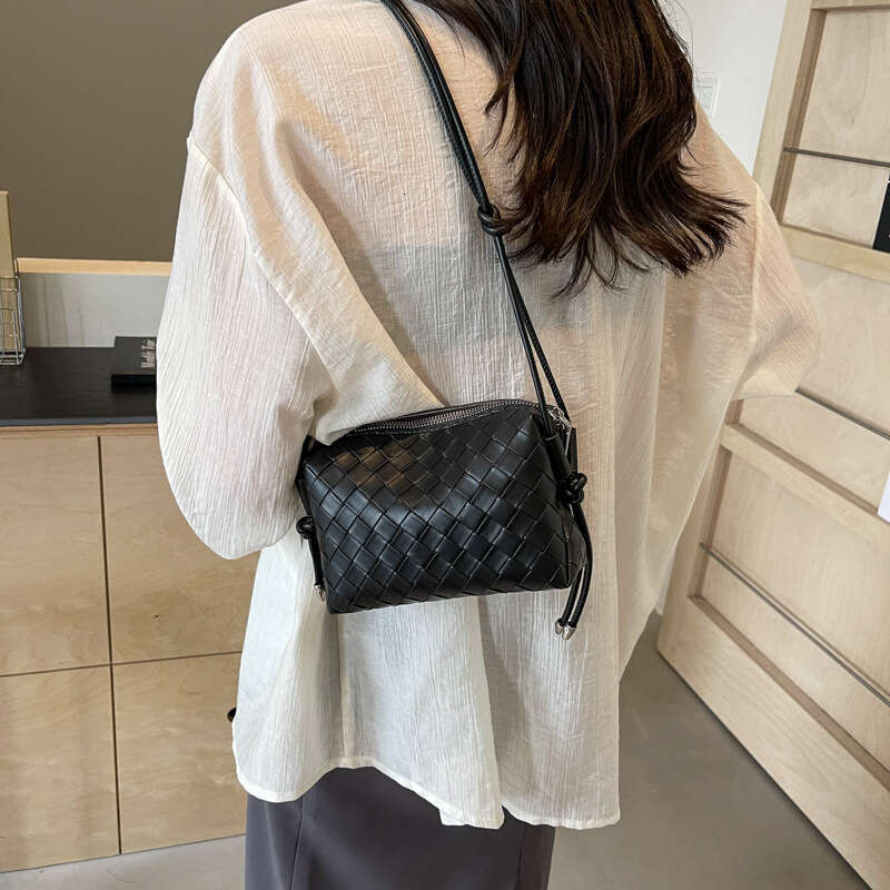 Luxury Brand Designer Bag Summer Niche Woven Bag For Women 2026 New Trend Versatile Crossbody Bag Soft Surface Quilted Shoulder Underarm Bag