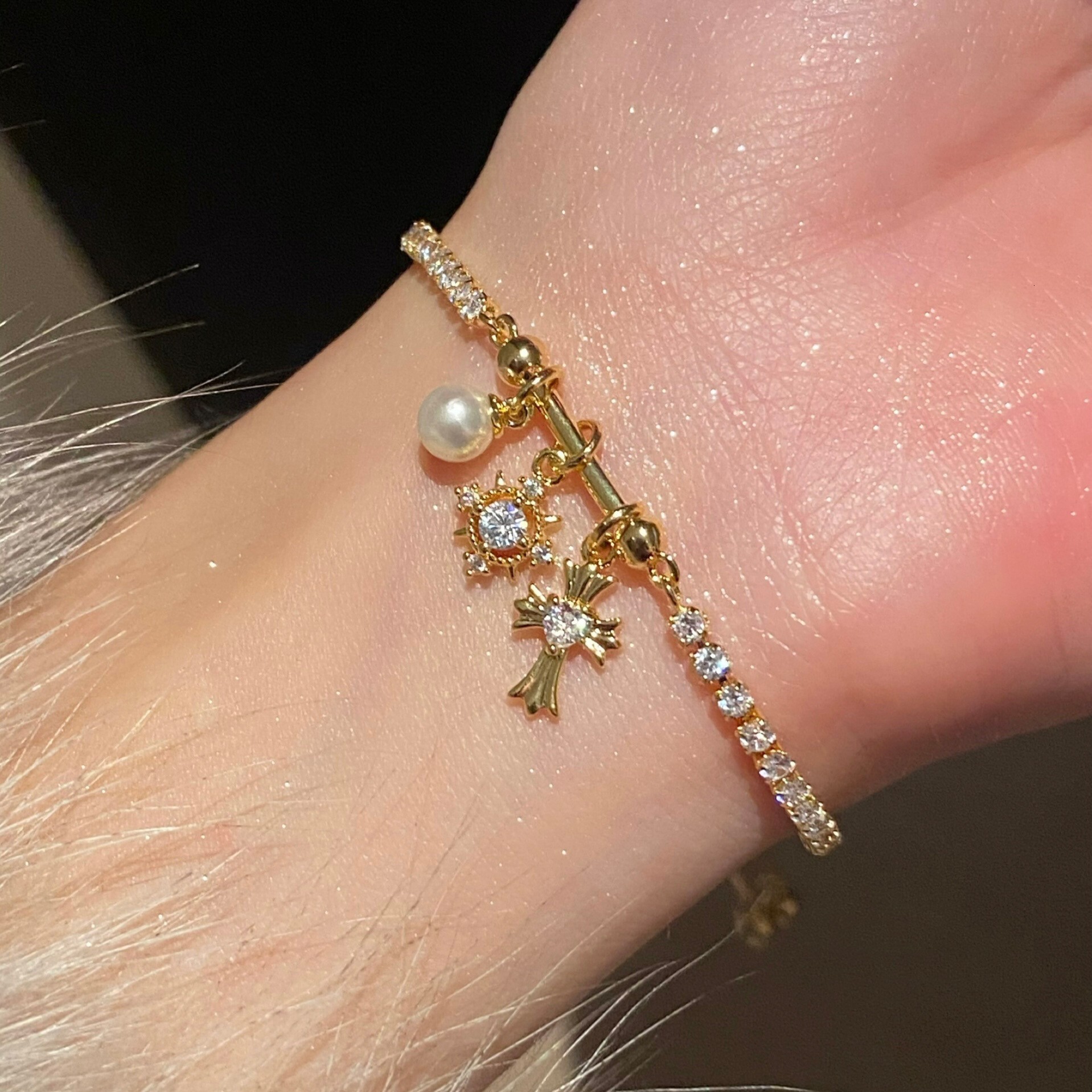 Super Bright Zircon Star Flower Women's Bracelet Fashionable Multi Functional Elegant Bracelet Exquisite Light Luxury High End Feeling Jewelry Wh