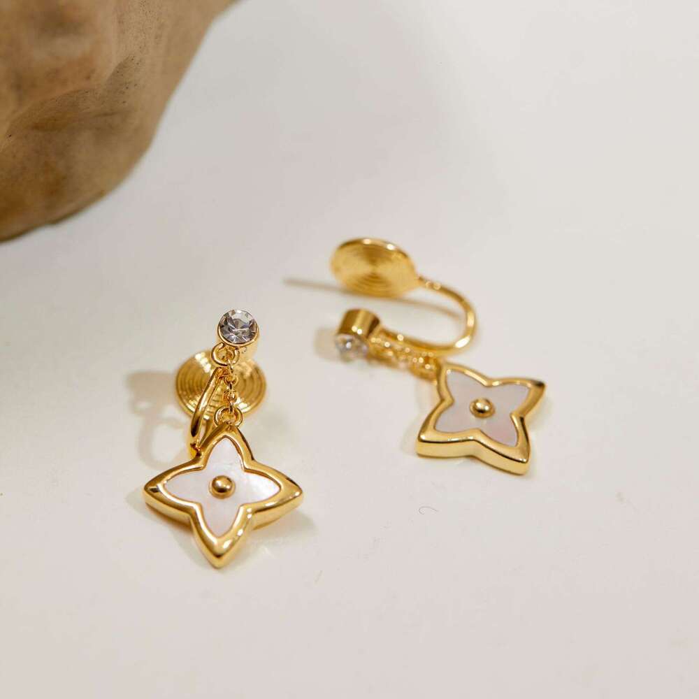 Charm Earrings Four-Leaf Clover Non-Pierced Women Mosquito Coil Ear Clips Retro Hollow Out Flower Stud Earrings Gold Plated Zircon Minimalist Jewelry