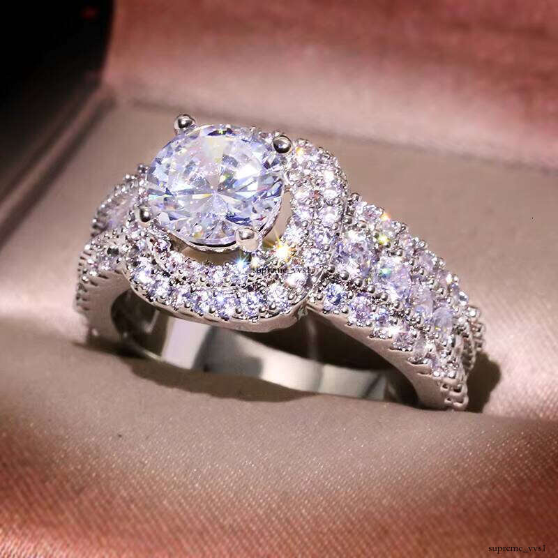 Beauty Jewelry KYRA0943 Luxurious Transparent VVS Moissanite Wedding Ring for Women Wholesale Price