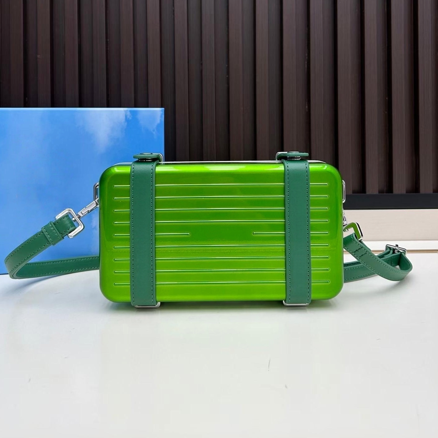 Designer luxury brand mini suitcase bag, 5A~10A top-tier quality, fashionable women's crossbody bag, daily commute handbag, shopping purse, gift box packaging.