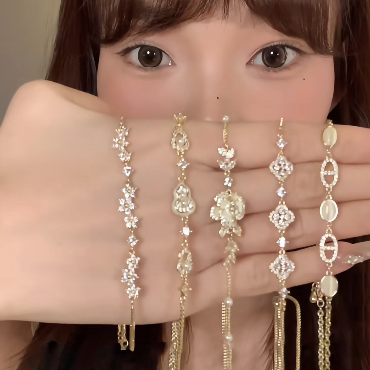 Super Bright Zircon Star Flower Women's Bracelet Fashionable Multi Functional Elegant Bracelet Exquisite Light Luxury High End Feeling Jewelry Wh