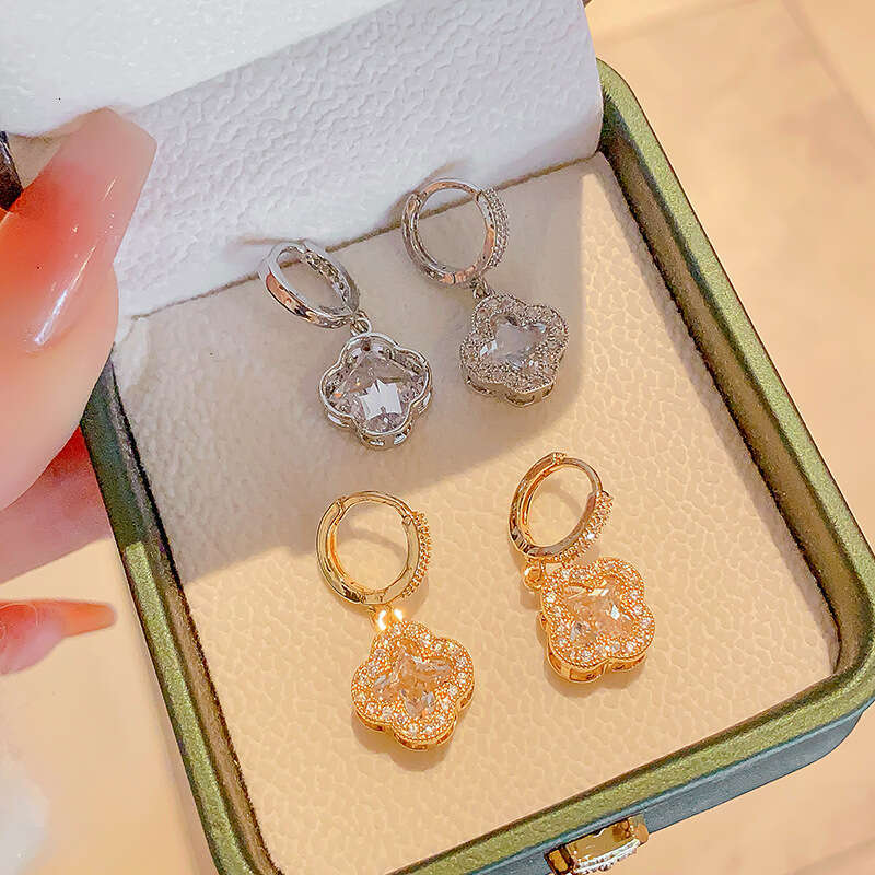 Ear Rings Korean Style Sweet Temperament Simple Niche Four-Leaf Clover Zircon High-End Exquisite Flower Pearl Crystal Earrings Free Shipping